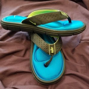Nike Sandles Size 8